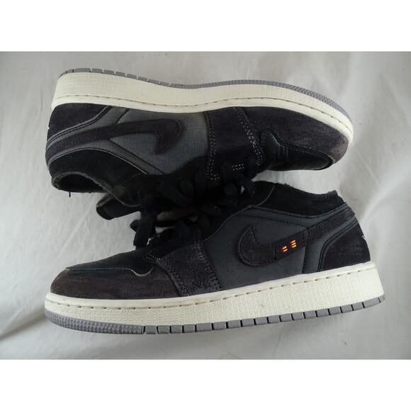 Air Jordan 1 Low SE Craft Inside Out Black 6Y Womens 7.5  DV0478-001 - Picture 1 of 10